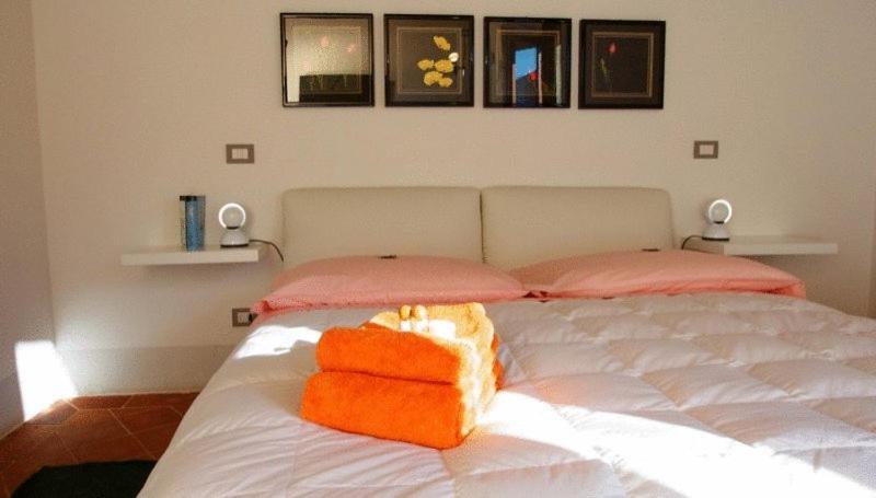 La Casa Di Adelina Monticchiello Guest House Room photo
